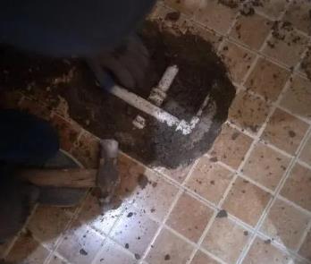 鹤岗卫生间漏水维修公司为您分享下卫生间渗水如何处理及注意事项