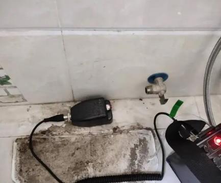 鹤岗屋顶漏水维修公司分享下卫生间漏水的危害及解决方法